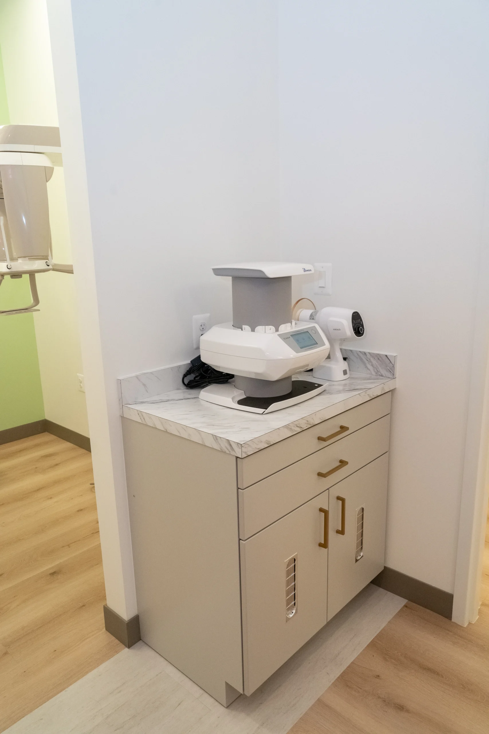 modern tech at Petite Smiles Dentistry